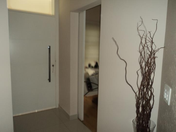 Casa à venda – Alphaville, Barueri | 2 suítes, 300m²