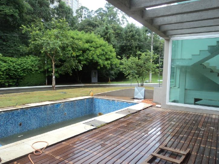 Casa à venda – Alphaville, Barueri | 4 suítes