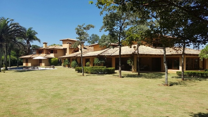 Casa à venda e locação – Residencial Tamboré, Barueri | 4 suítes, 950m²