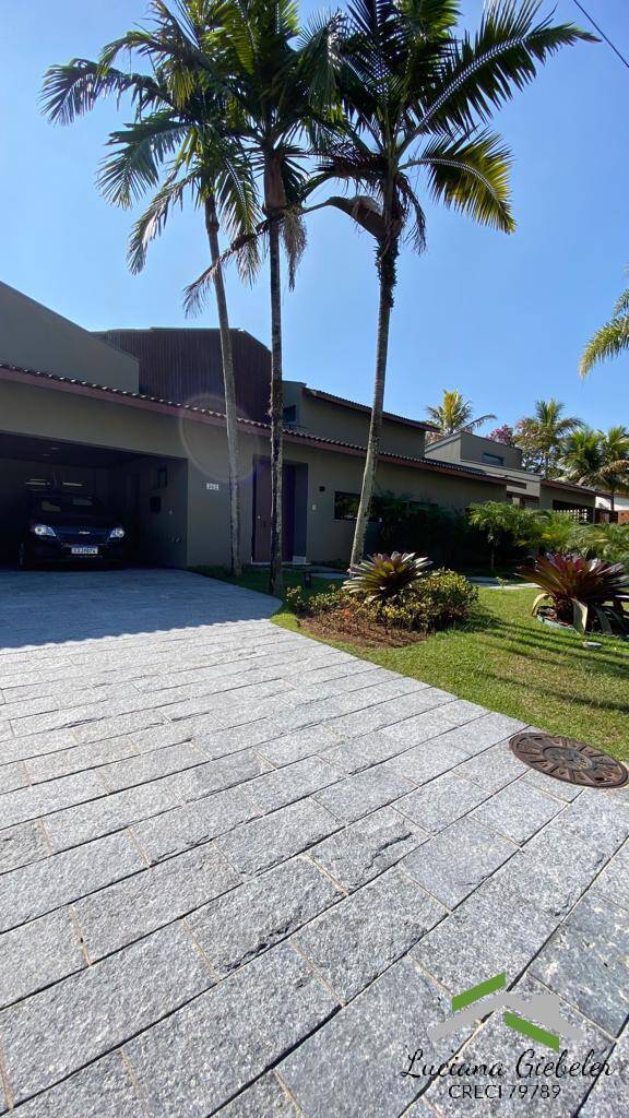 Casa à venda – Alphaville 2, Barueri | 2 suítes, 800m²