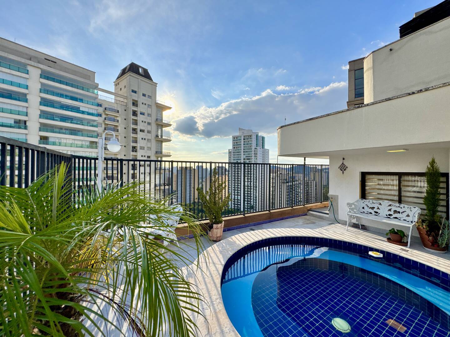 Apartamento, 1 suíte, 240m², em Alphaville Centro Industrial e Empresarial/Alphaville. — foto 12