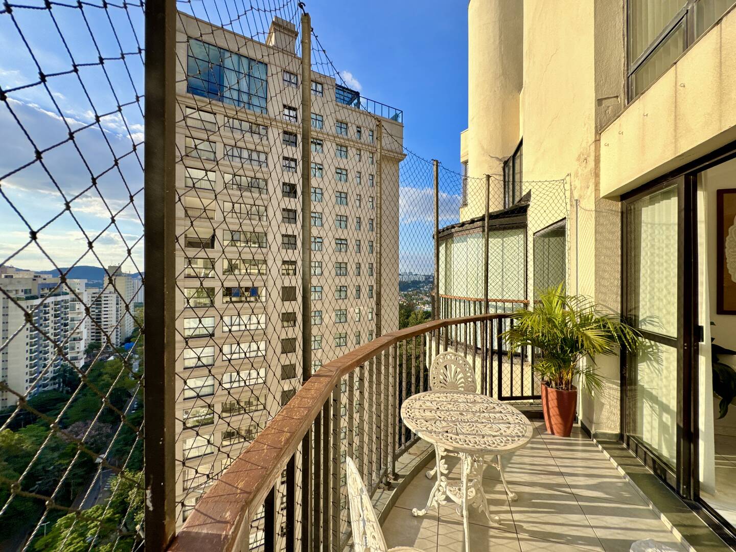 Apartamento, 1 suíte, 240m², em Alphaville Centro Industrial e Empresarial/Alphaville. — foto 18