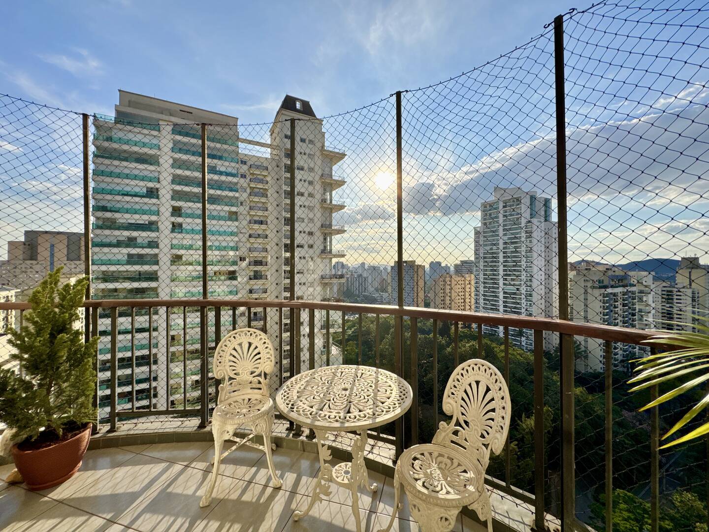 Apartamento, 1 suíte, 240m², em Alphaville Centro Industrial e Empresarial/Alphaville. — foto 17