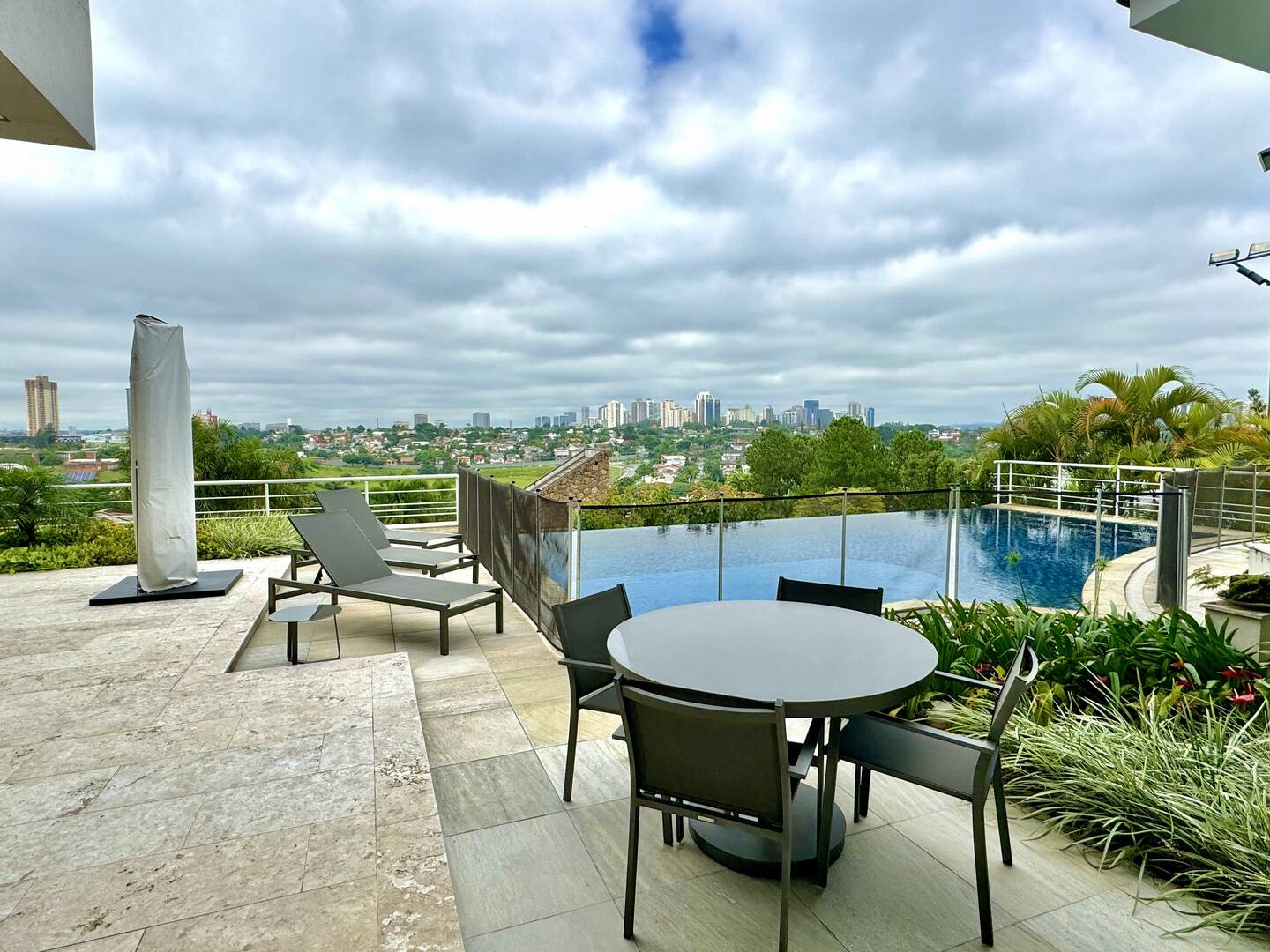 Casa, 4 suítes, 1430m², em Alpha Conde — foto 4