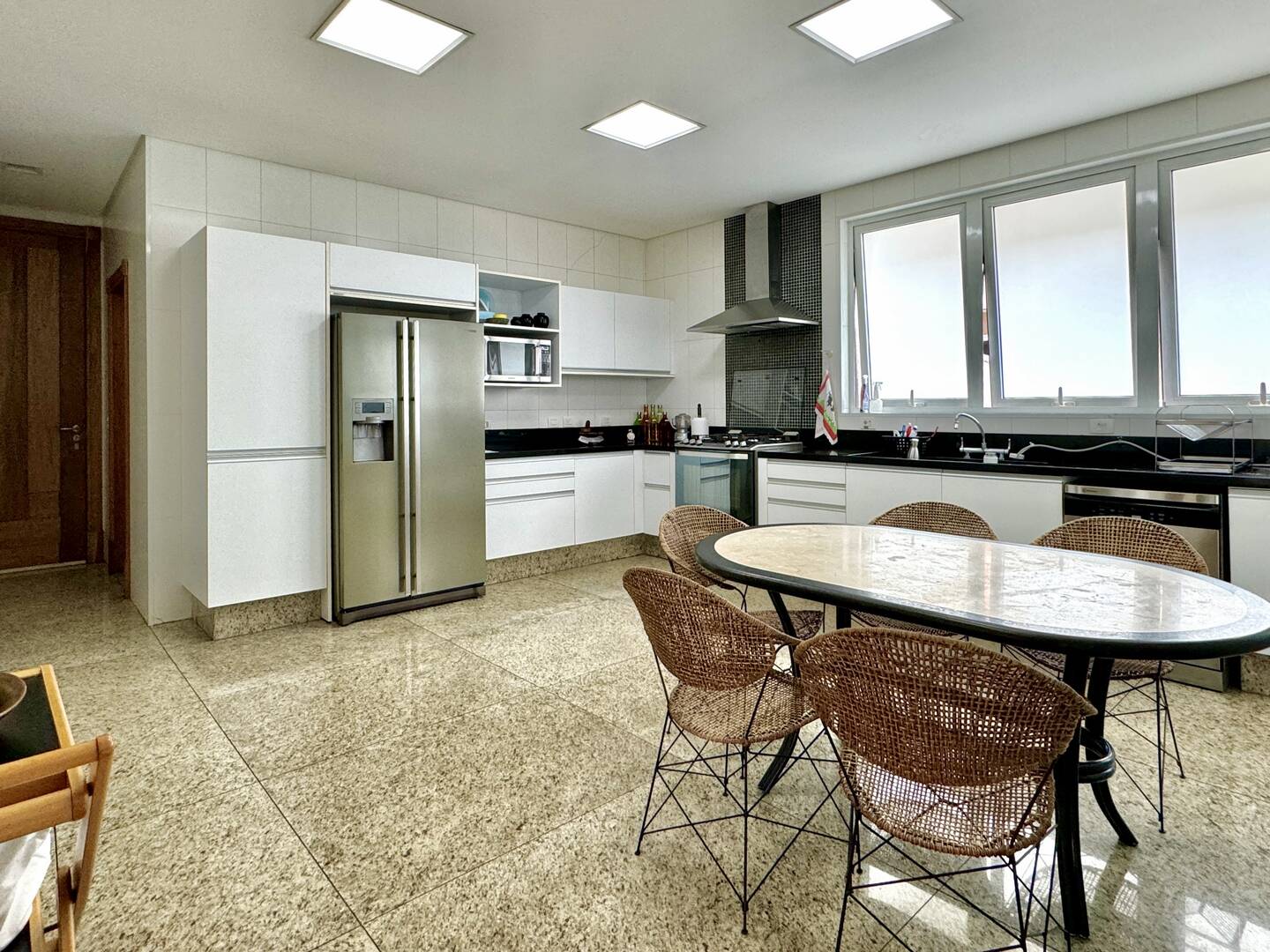 Casa, 4 suítes, 1430m², em Alpha Conde — foto 15