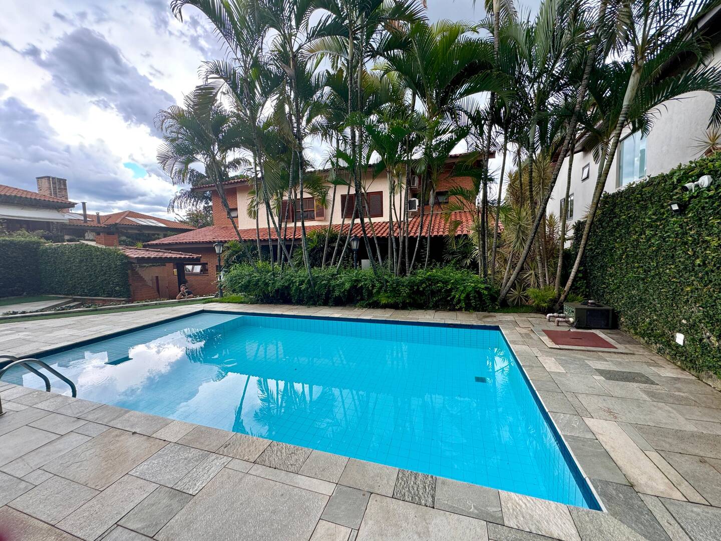 Casa à venda – Alphaville, Santana de Parnaíba | 4 suítes, 328m²
