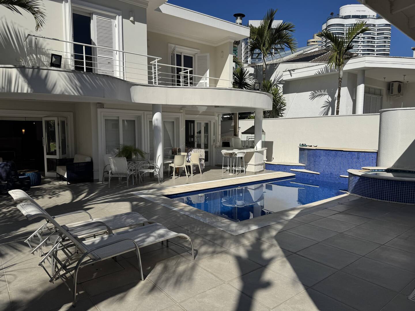 Casa, 4 suítes, 400m², em Alphaville — foto 2