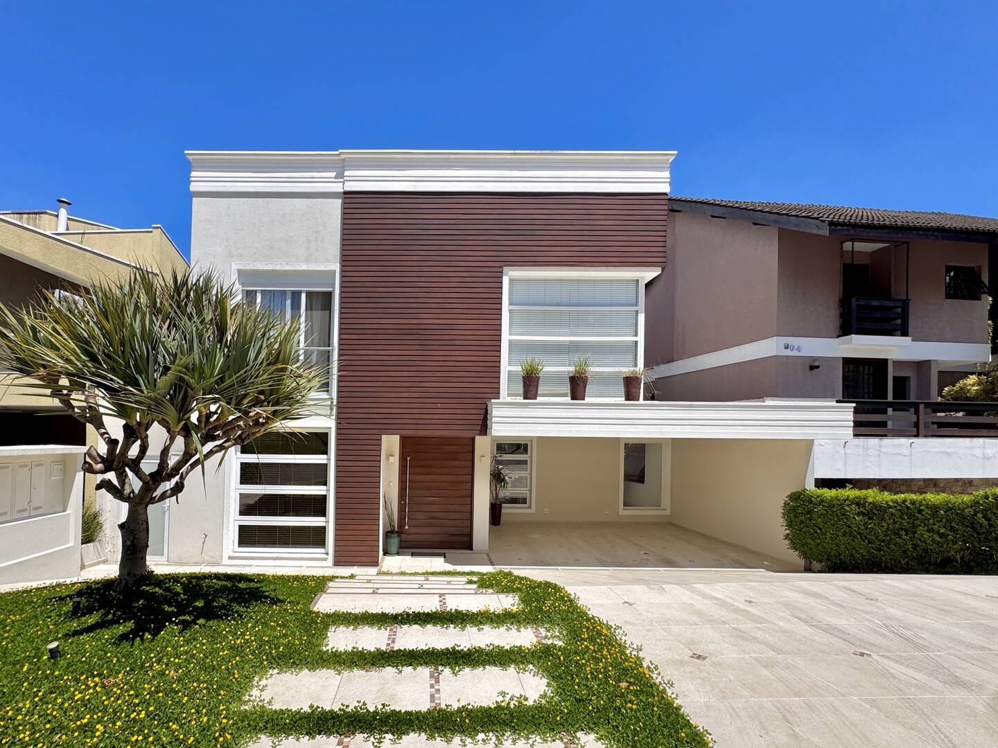 Casa à venda – Alphaville, Santana de Parnaíba | 4 suítes, 360m²