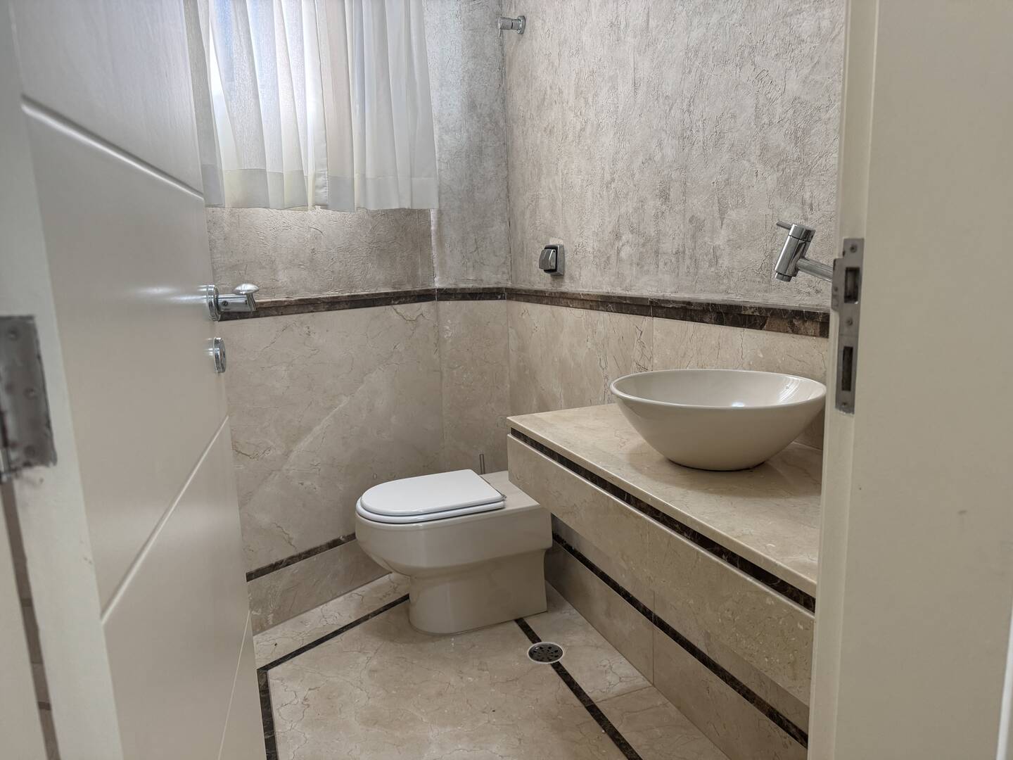 Casa, 4 suítes, 370m², em Alphaville — foto 2