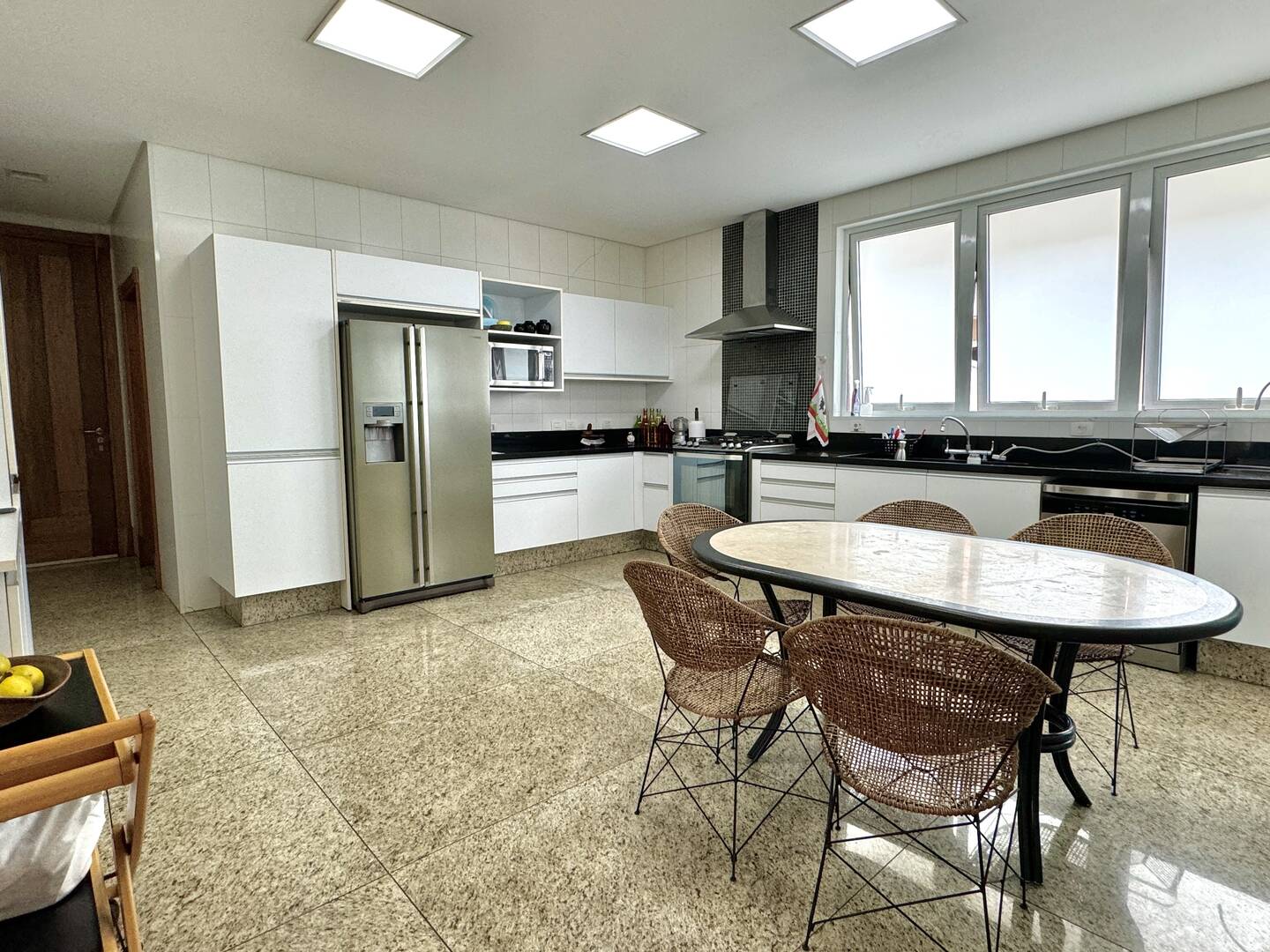 Casa, 4 suítes, 1430m², em Alphaville 0 — foto 2