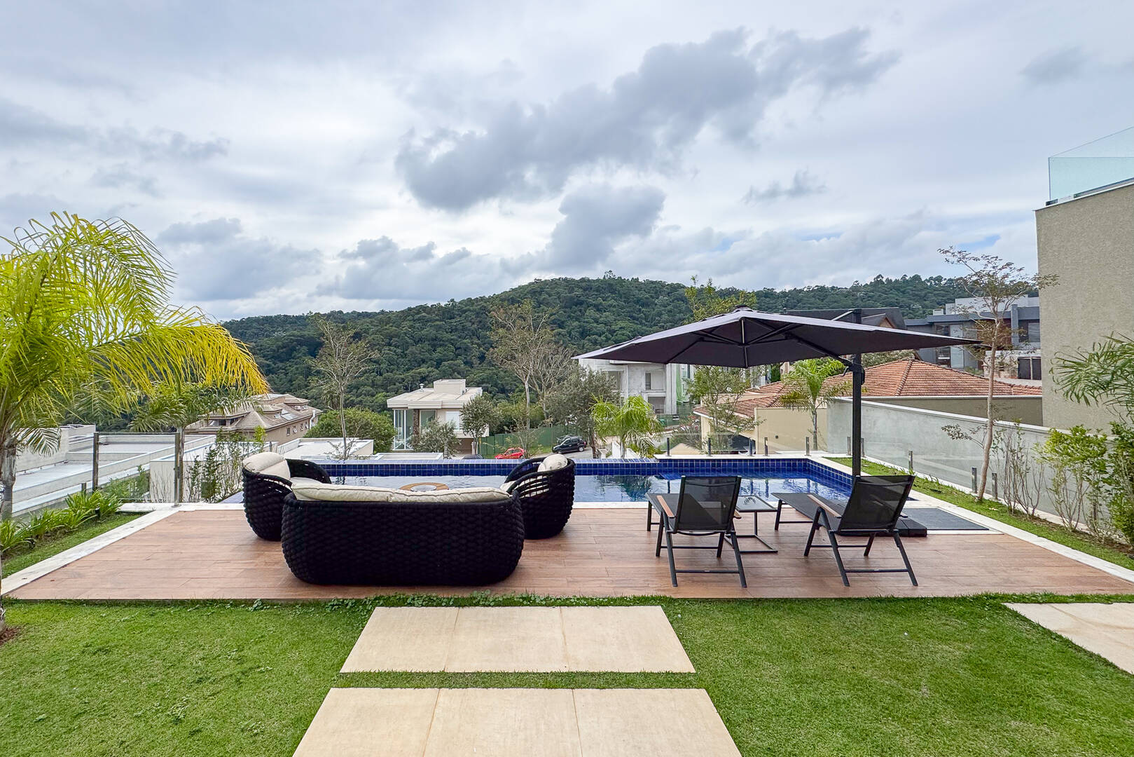 Casa, 4 suítes, 390m², em Alphaville — foto 2