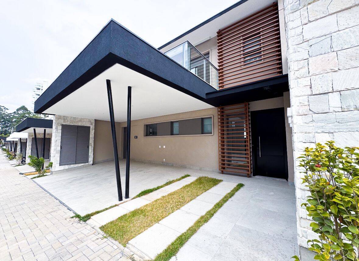 Casa à venda – Tamboré, Santana de Parnaíba | 4 suítes, 415m²