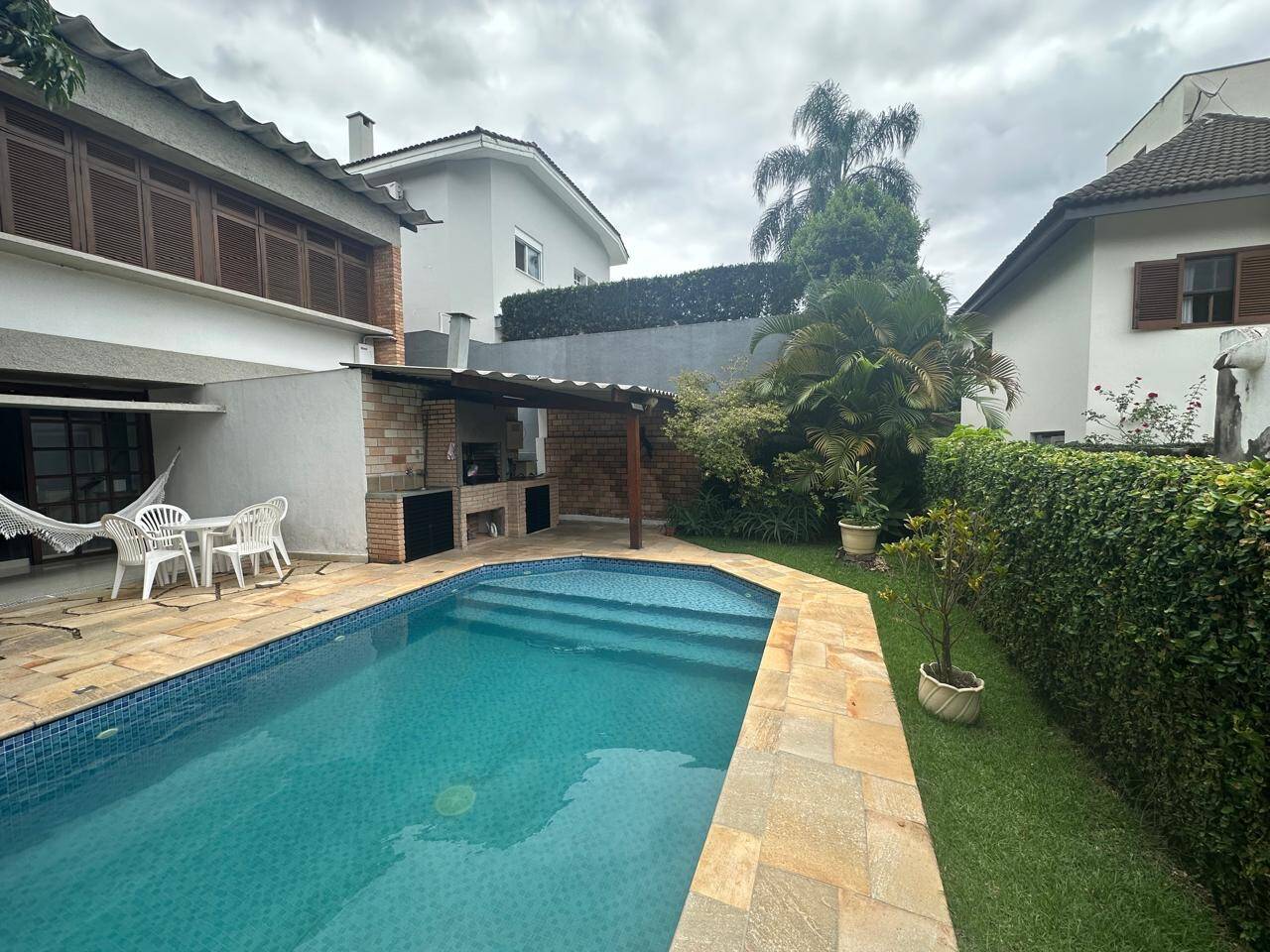 Casa à venda – Santana de Parnaíba | 1 suíte, 234m²
