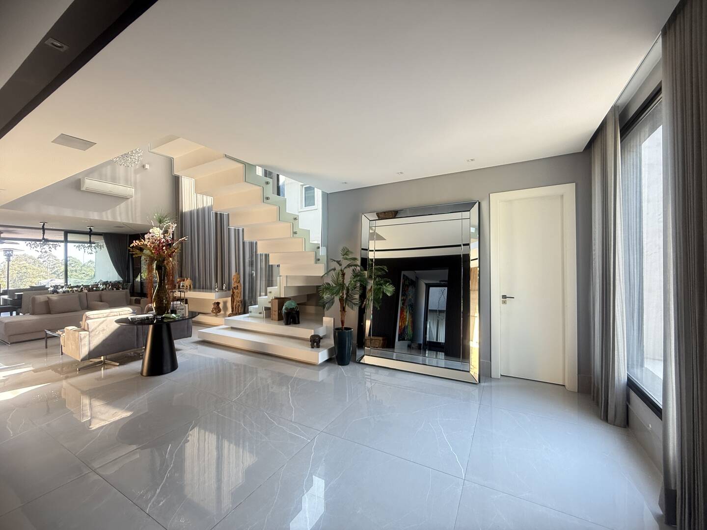 Casa, 5 suítes, 660m², em Tamboré — foto 2