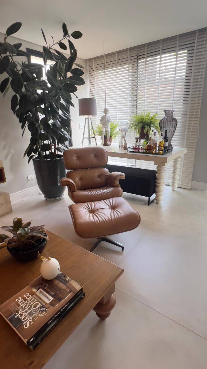 Casa, 4 suítes, 300m², em Alphaville — foto 4