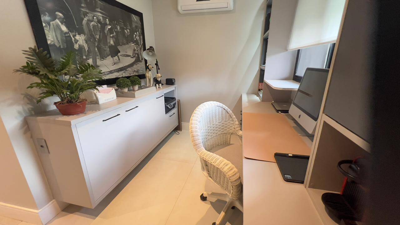Casa, 4 suítes, 300m², em Alphaville — foto 24
