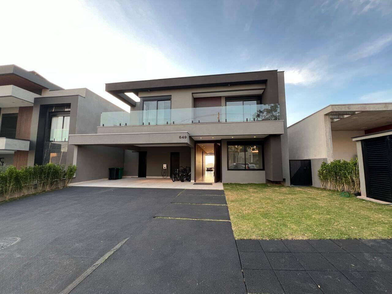Casa à venda – Paiol Velho, Santana de Parnaíba | 4 suítes, 539m²