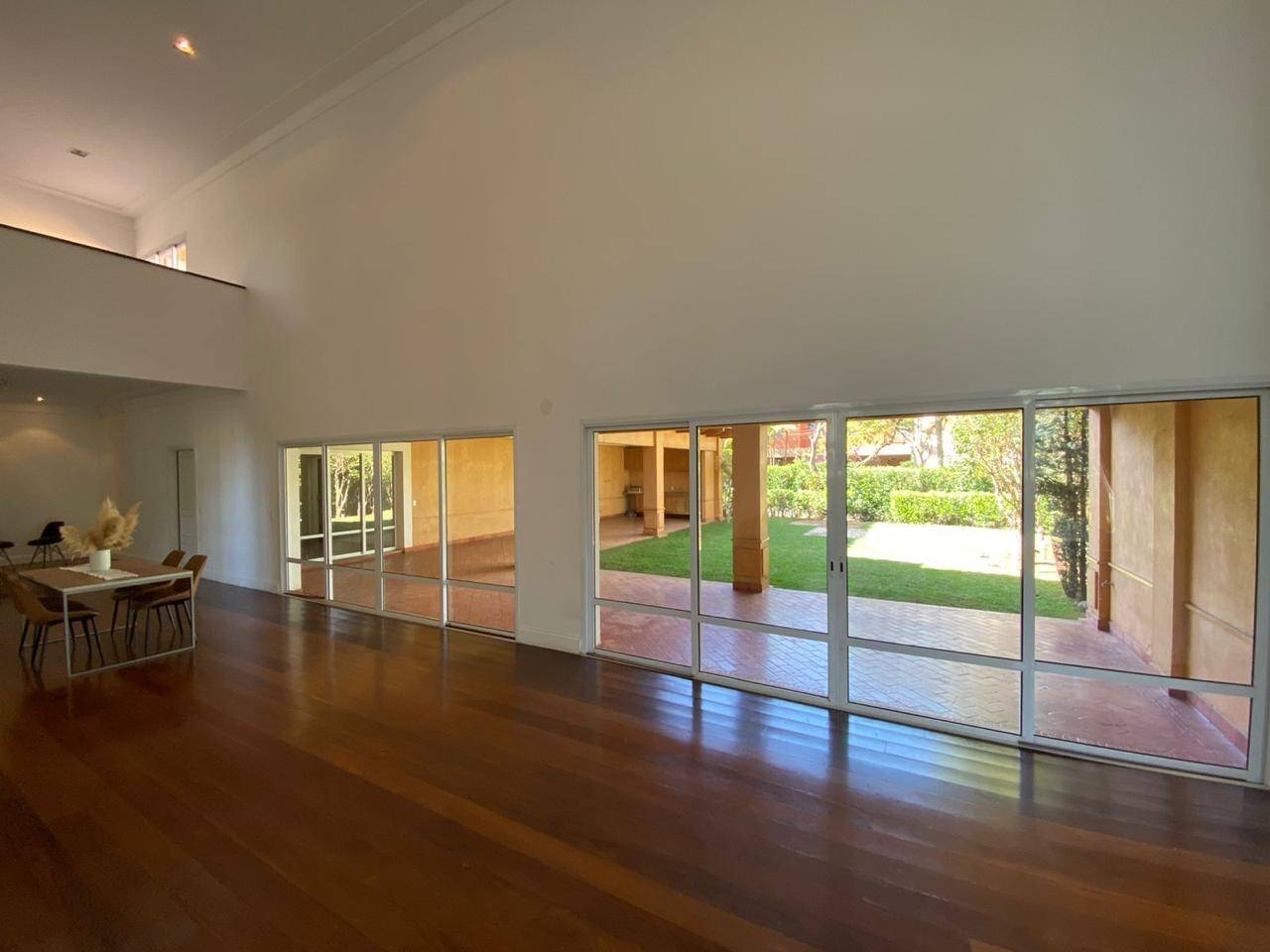 Casa à venda – Alphaville, Santana de Parnaíba | 3 suítes, 645m²