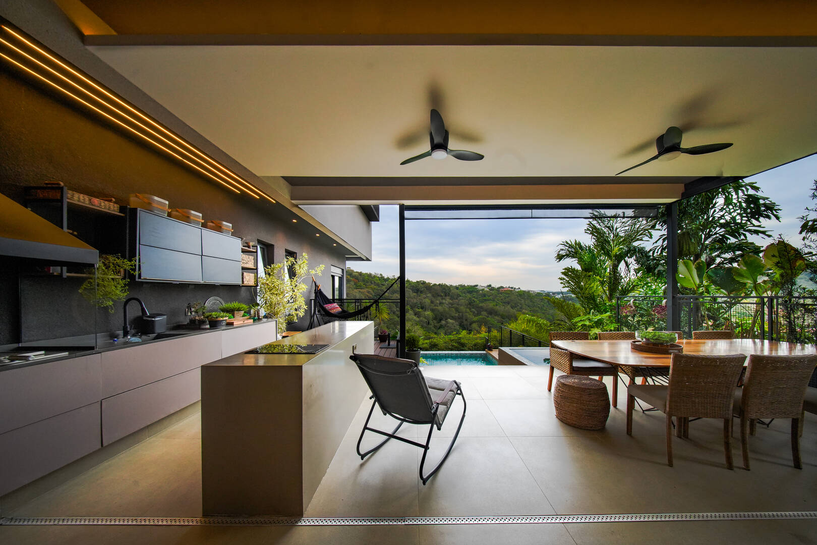 Casa à venda – Alphaville, Santana de Parnaíba | 4 suítes, 477m²