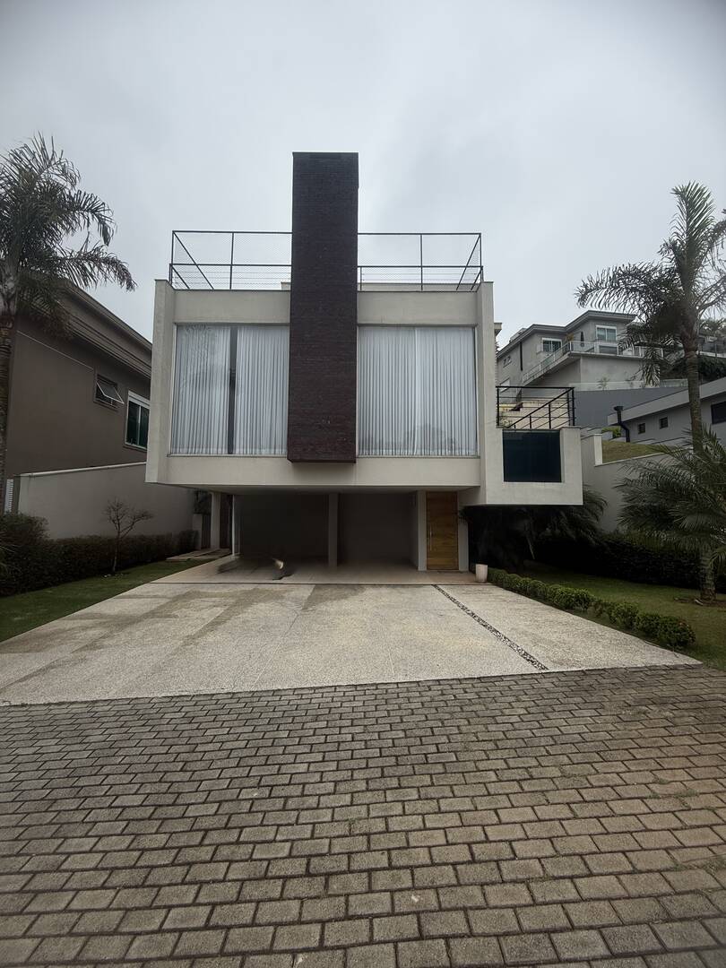 Casa à venda – Tamboré, Santana de Parnaíba | 4 suítes, 500m²