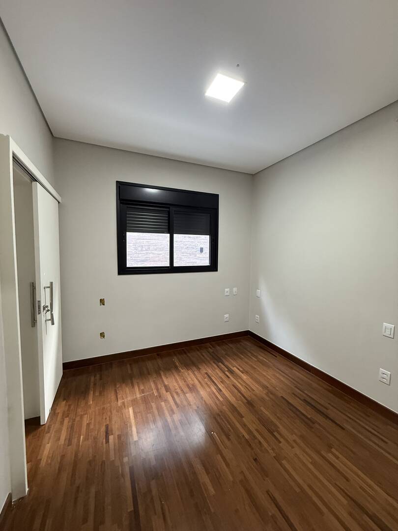 Casa, 4 suítes, 275m², em Alphaville — foto 2