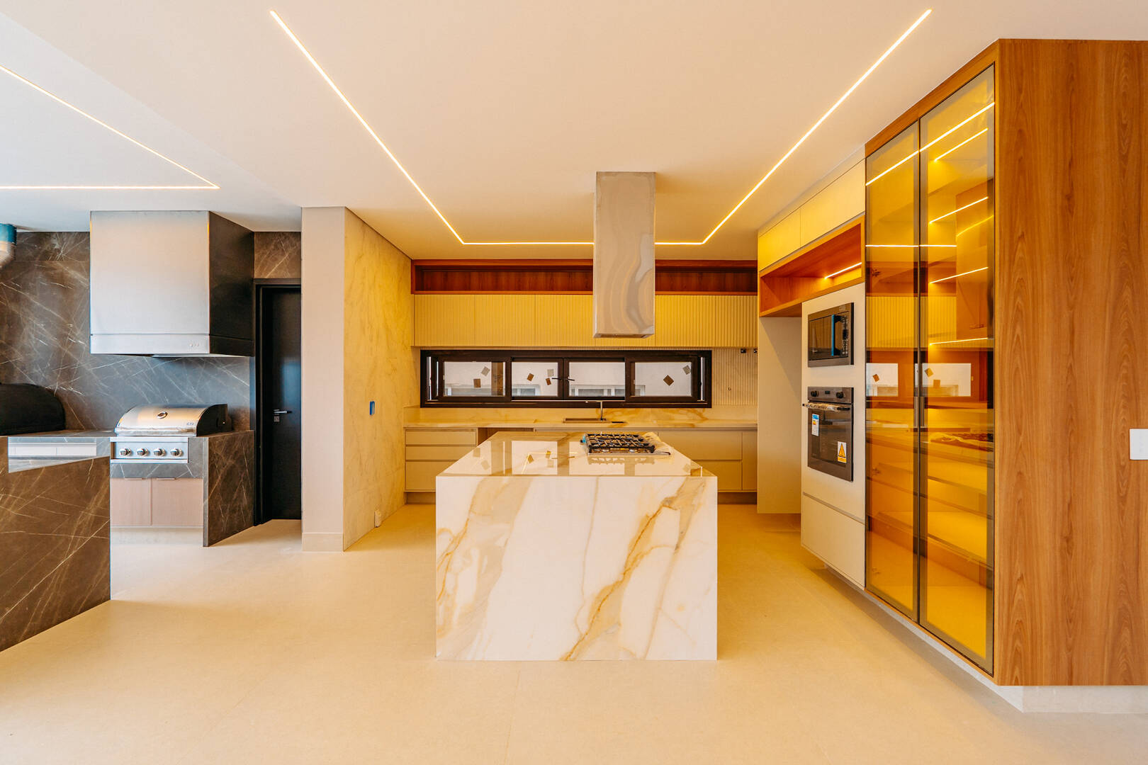 Casa à venda – Tamboré, Santana de Parnaíba | 4 suítes, 540m²