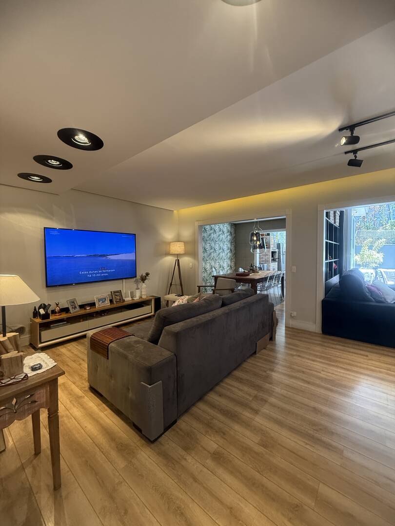 Casa à venda – Alphaville, Santana de Parnaíba | 1 suíte, 190m²