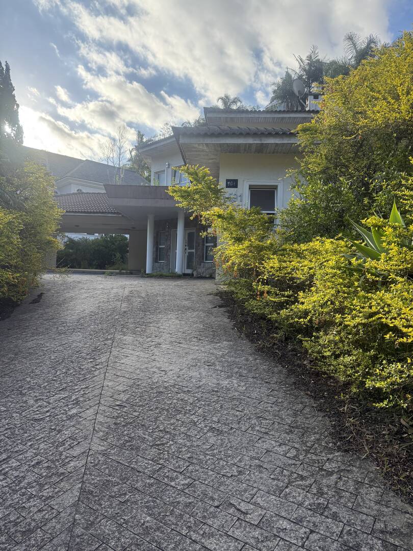 Casa à venda – Alphaville, Santana de Parnaíba | 3 suítes, 500m²