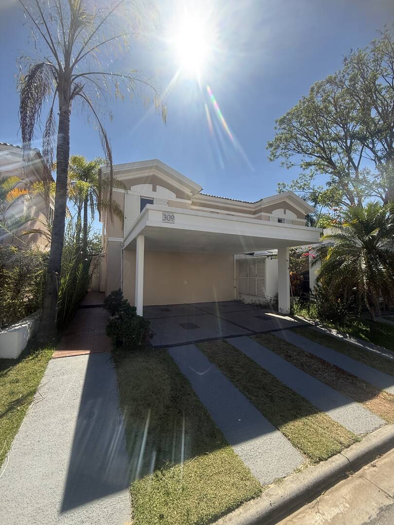 Casa à venda – Tamboré, Santana de Parnaíba | 1 suíte, 180m²