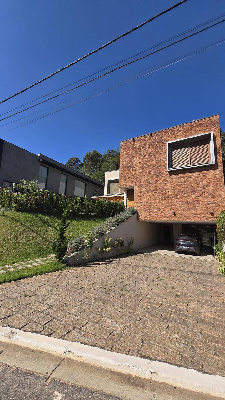 Casa para alugar – Alphaville, Santana de Parnaíba | 4 suítes, 420m²