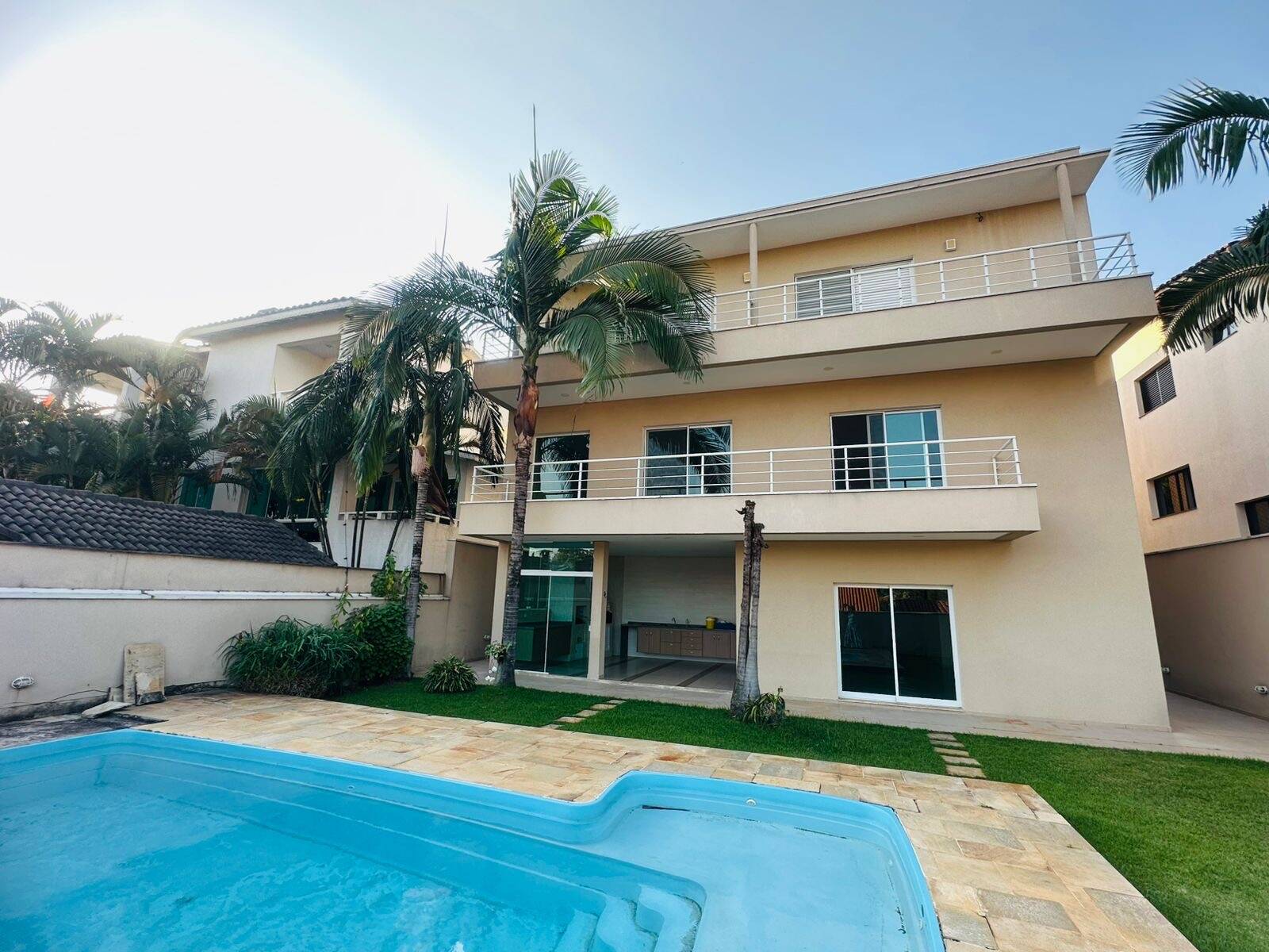 Casa para alugar – Alphaville, Santana de Parnaíba | 4 suítes, 464m²