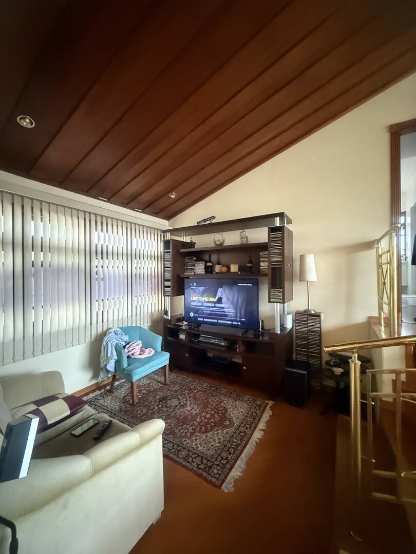 Casa à venda – Alphaville 11, Santana de Parnaíba | 2 suítes, 345m²