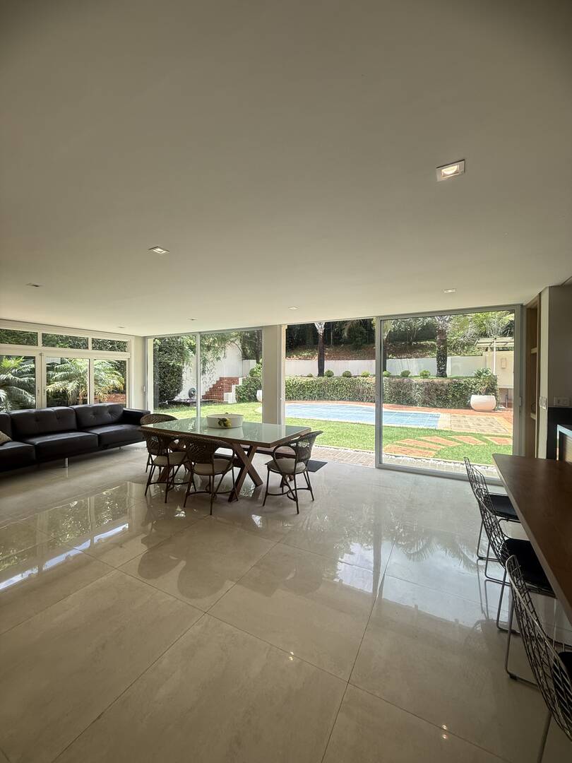 Casa para alugar – Tamboré, Santana de Parnaíba | 4 suítes, 800m²