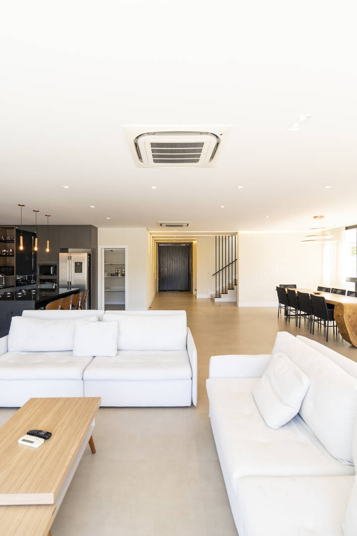 Casa à venda – Tamboré, Santana de Parnaíba | 4 suítes, 450m²