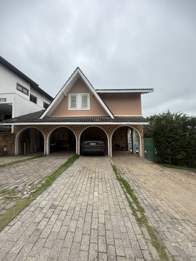 Casa à venda – Alphaville, Santana de Parnaíba | 4 suítes, 338m²