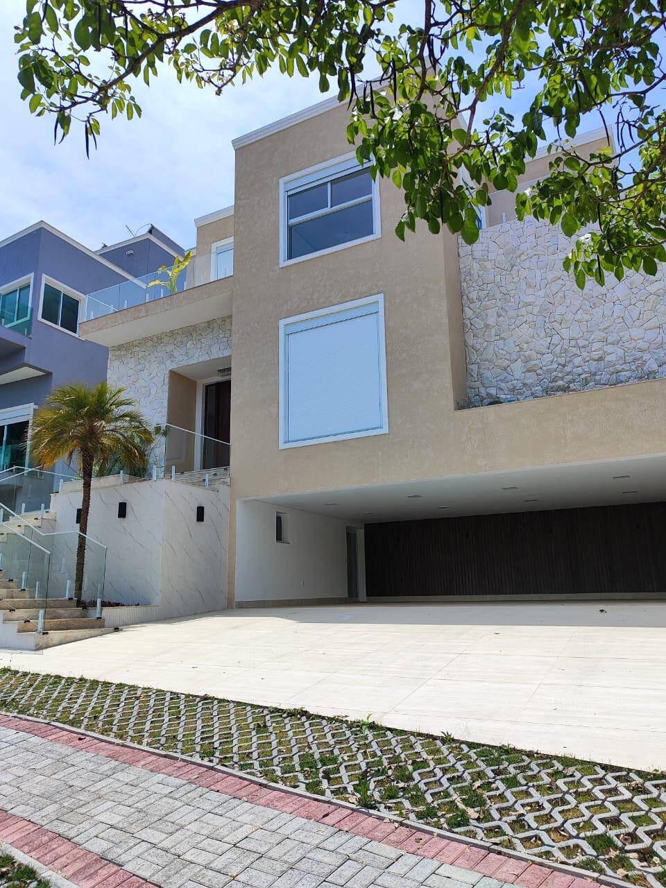 Casa à venda e locação – Alphaville, Santana de Parnaíba | 4 suítes, 460m²