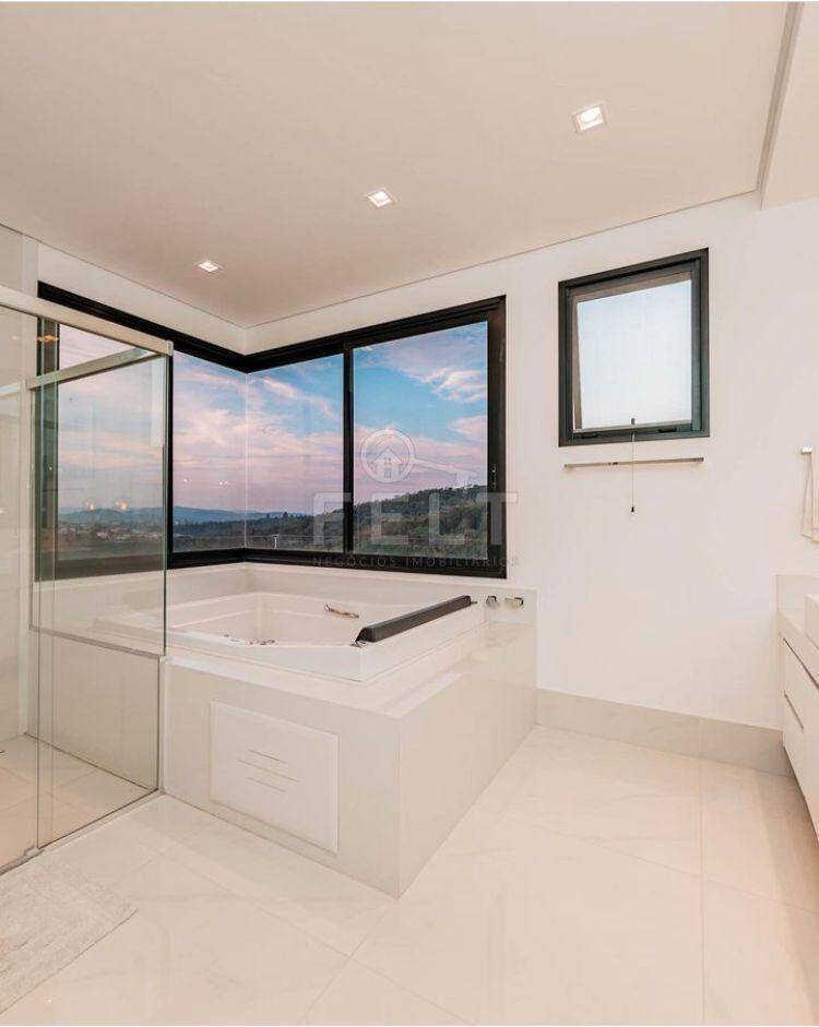 Casa, 4 suítes, 390m², em Alphaville — foto 2