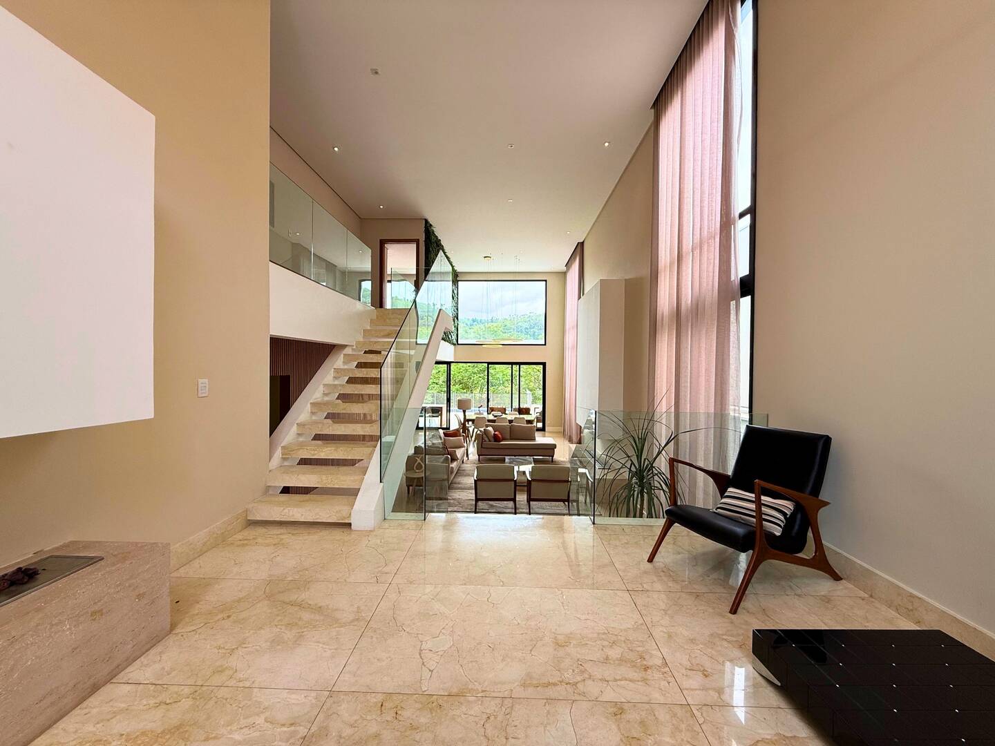 Casa à venda – Alphaville, Santana de Parnaíba | 4 suítes, 445m²