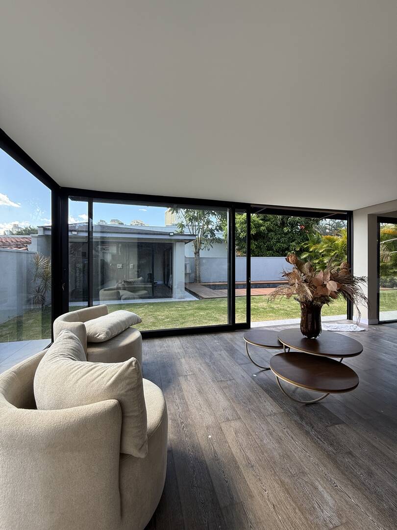 Casa, 5 suítes, 350m², em Alphaville Residencial Dois — foto 2
