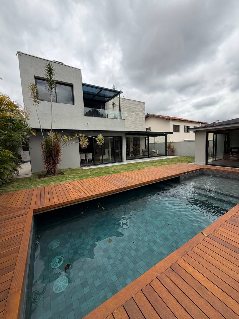 Casa à venda – Alphaville Residencial Dois, Barueri | 5 suítes, 350m²