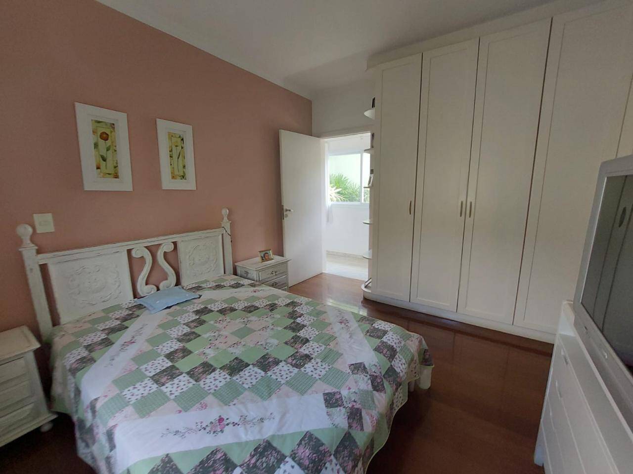 Casa à venda – Alphaville, Santana de Parnaíba | 2 suítes, 350m²