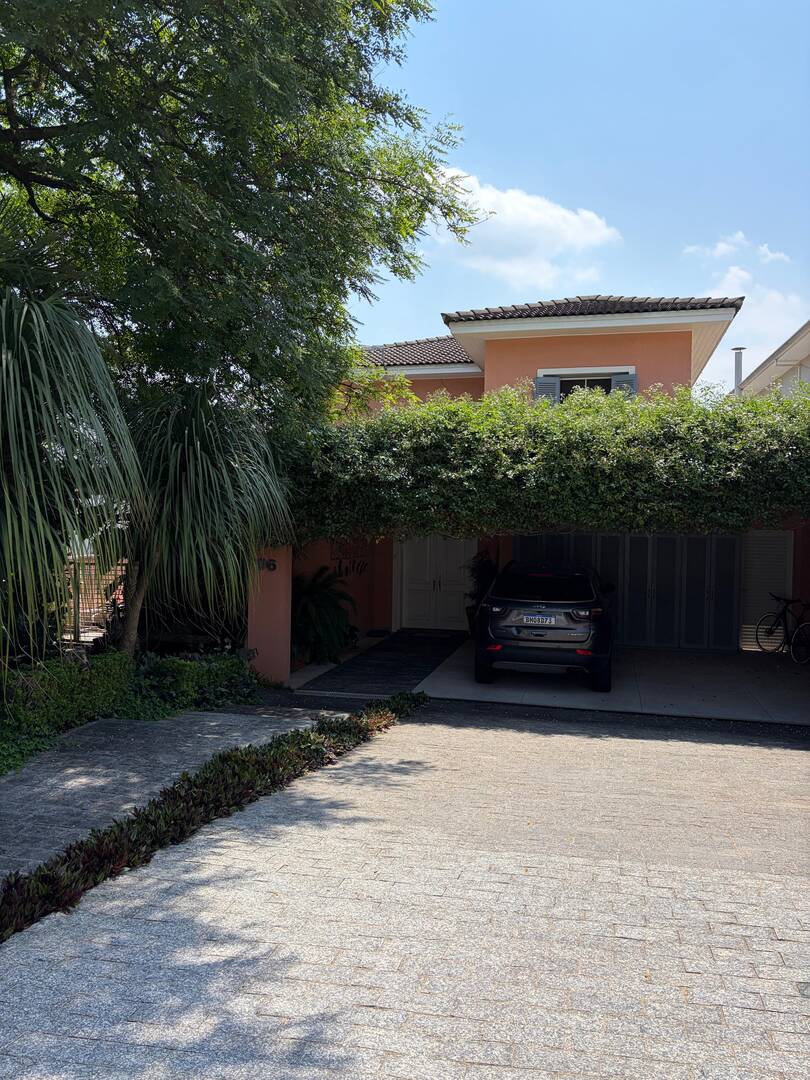 Casa à venda – Alphaville, Santana de Parnaíba | 2 suítes, 350m²