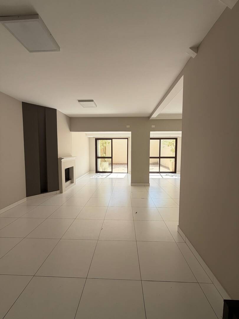 Casa à venda – Alphaville, Santana de Parnaíba | 1 suíte, 180m²