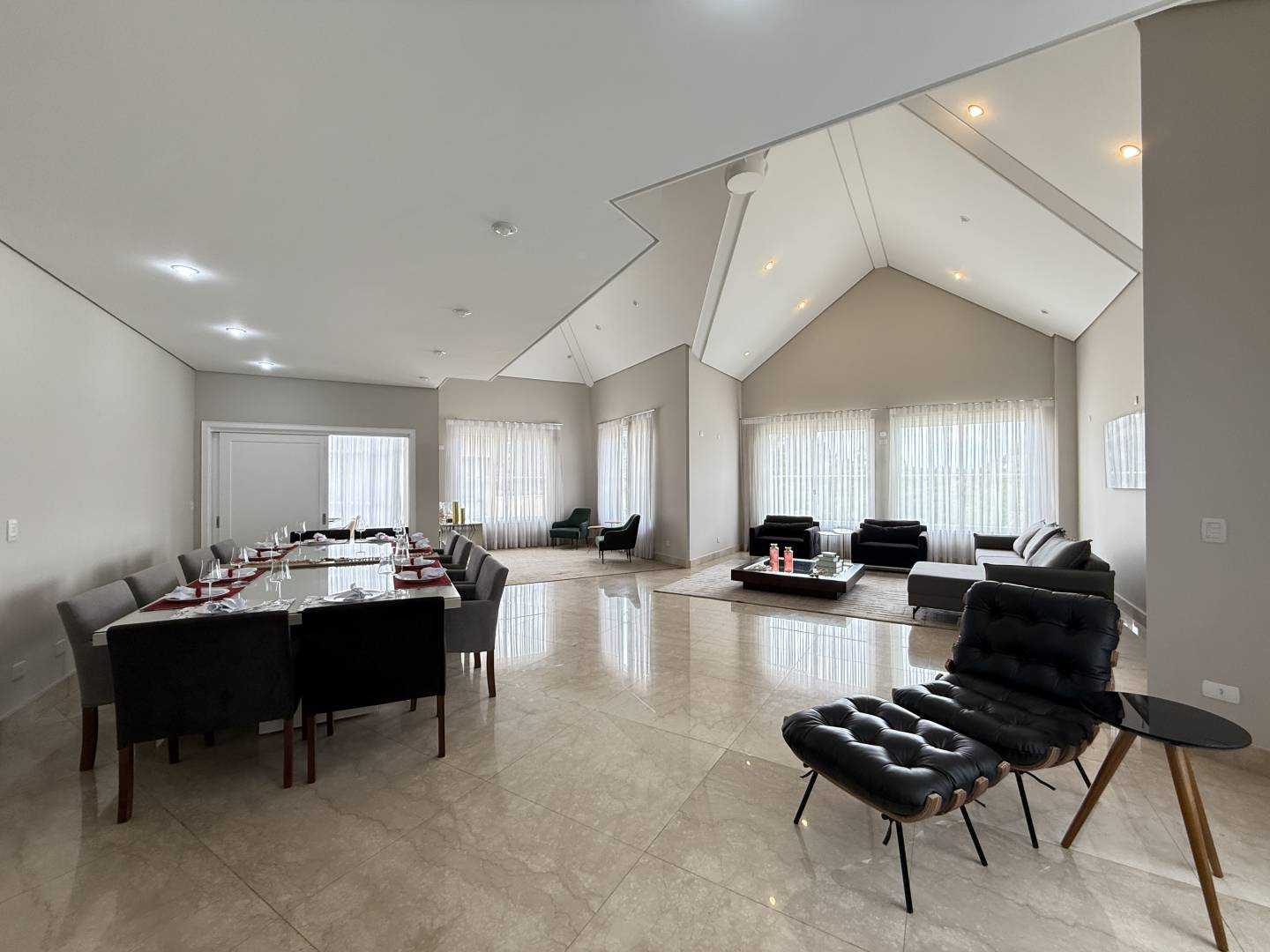 Casa à venda – Tamboré, Santana de Parnaíba | 5 suítes, 900m²