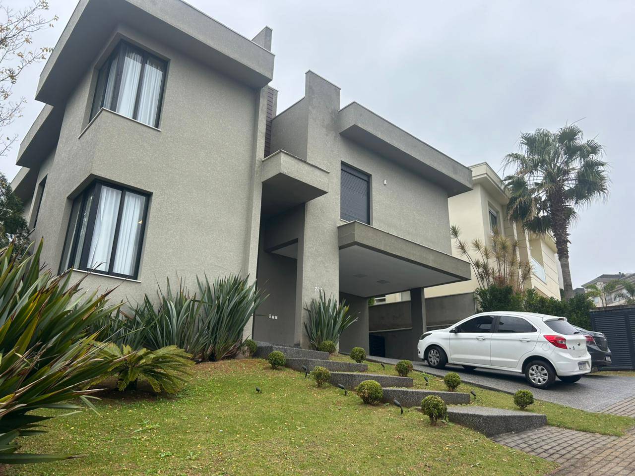 Casa à venda – Tamboré, Santana de Parnaíba | 4 suítes, 500m²