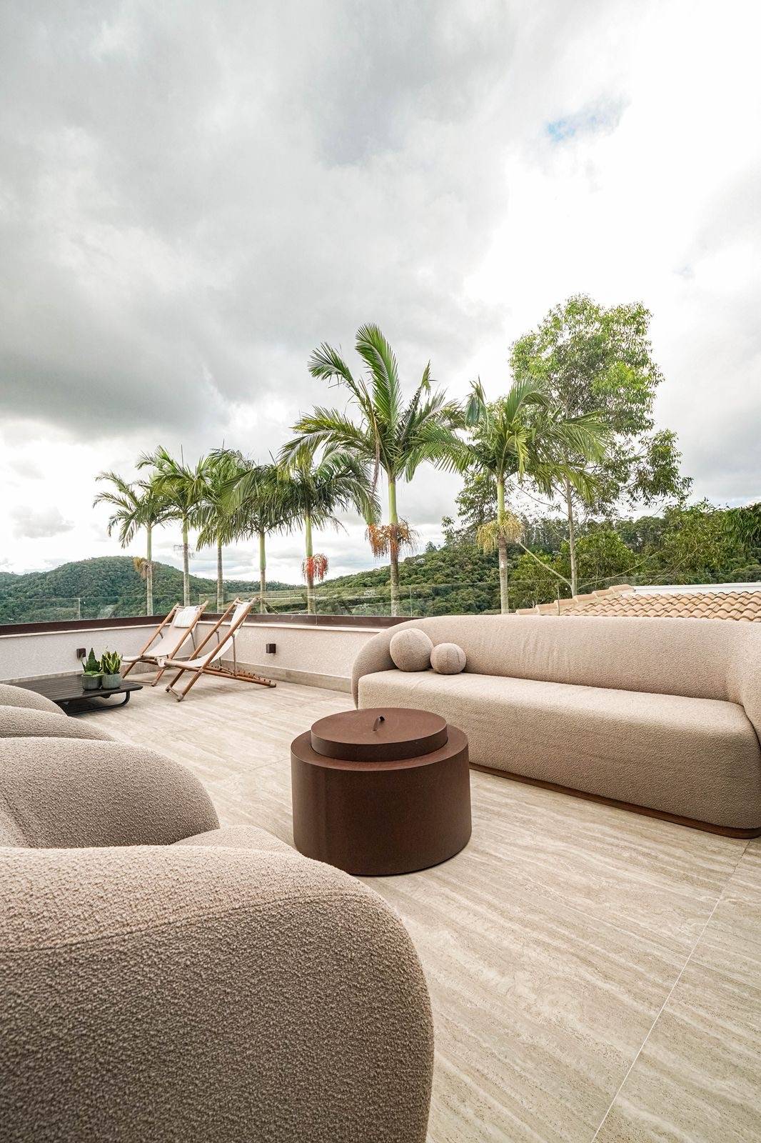 Casa à venda – Tamboré, Santana de Parnaíba | 4 suítes, 1200m²