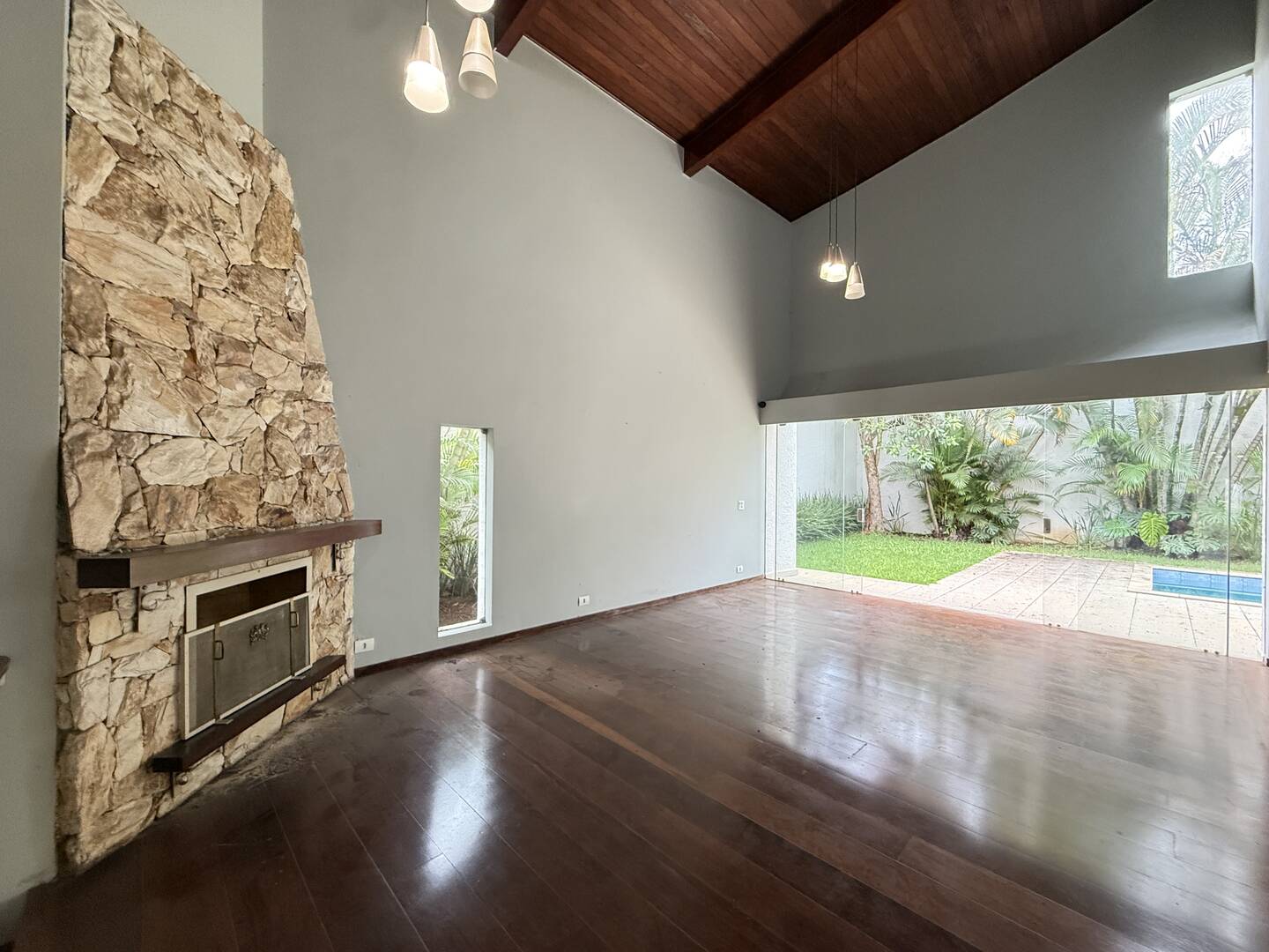 Casa, 3 suítes, 350m², em Alphaville Residencial Dois — foto 2