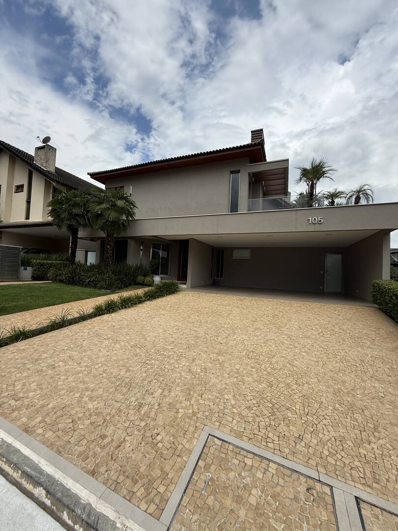 Casa para alugar – Alphaville, Santana de Parnaíba | 2 suítes, 400m²