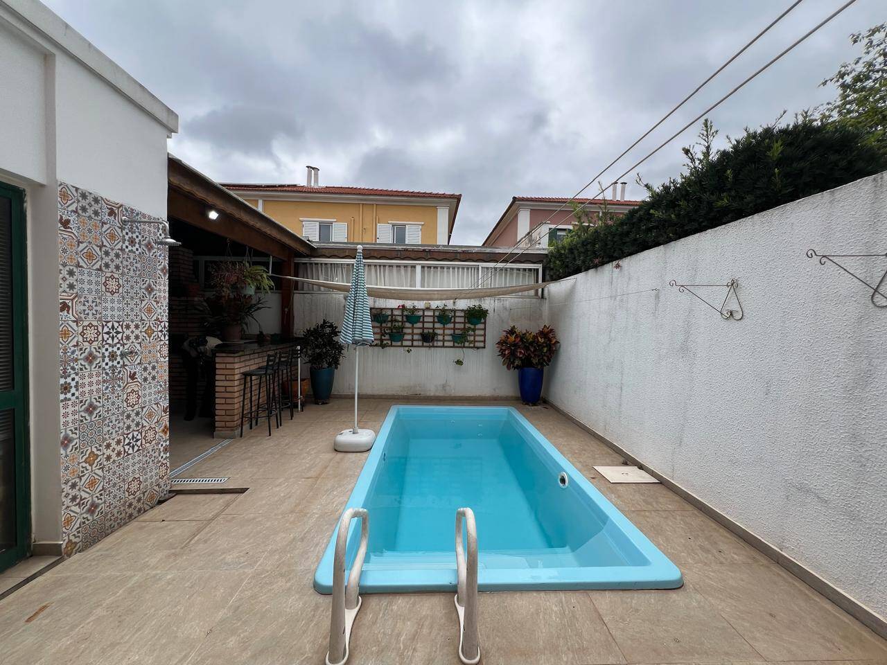 Casa à venda – Tamboré, Santana de Parnaíba | 1 suíte, 180m²