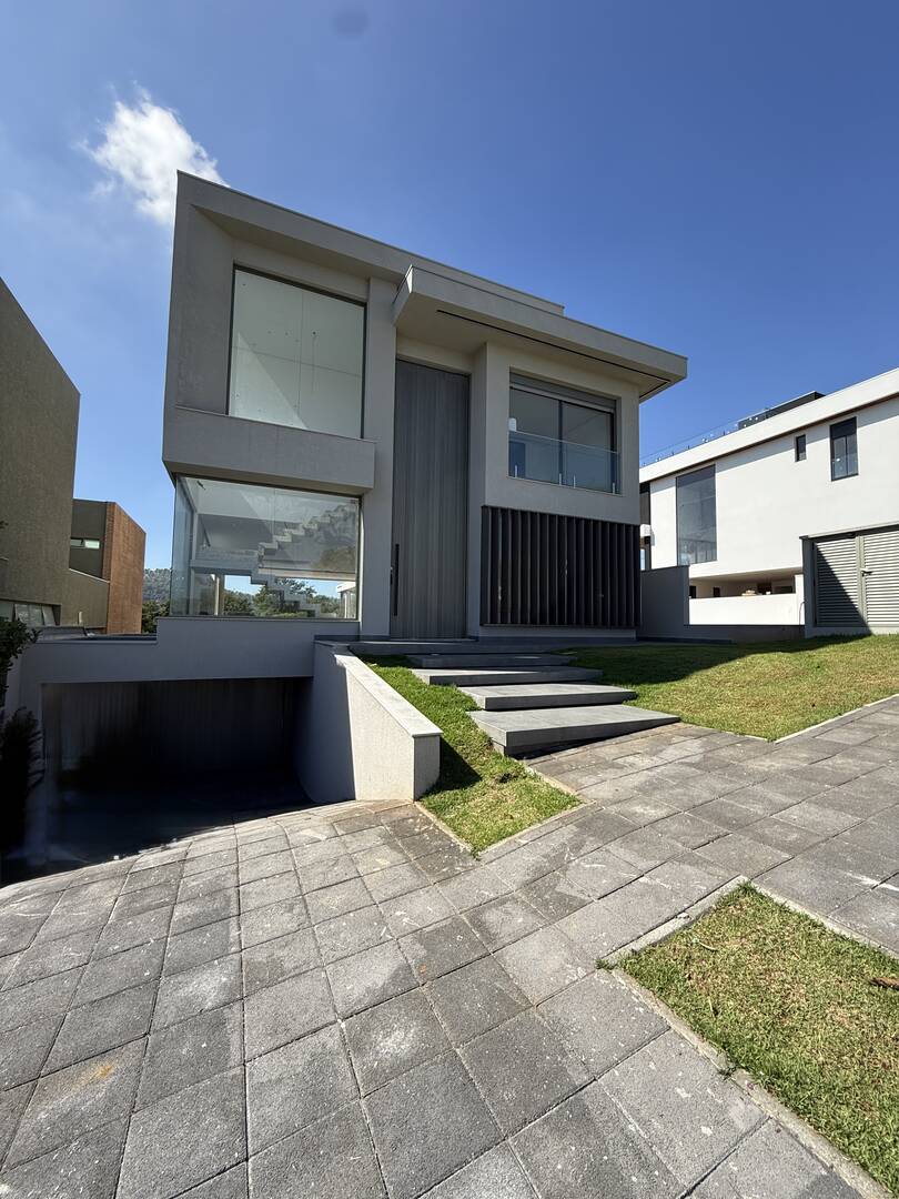 Casa à venda – Alphaville, Santana de Parnaíba | 4 suítes, 700m²